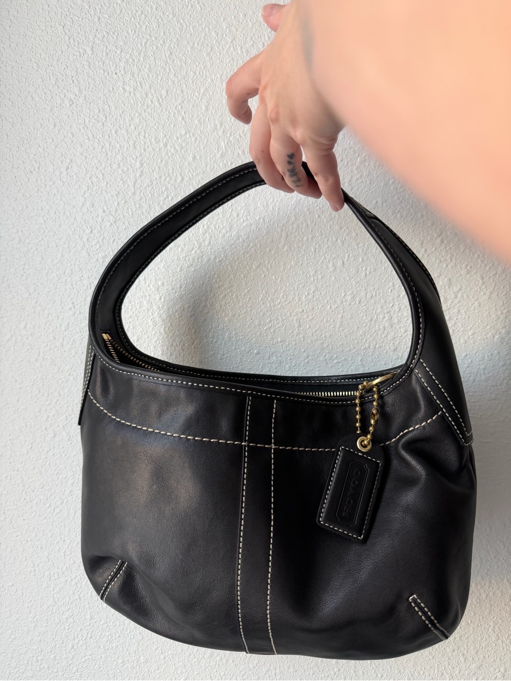 Coach Black Leather Vintage 2000s Ergo Hobo
Shoulder Bag Gold Hardware COA